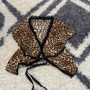 cheetah print lacy tie shirt